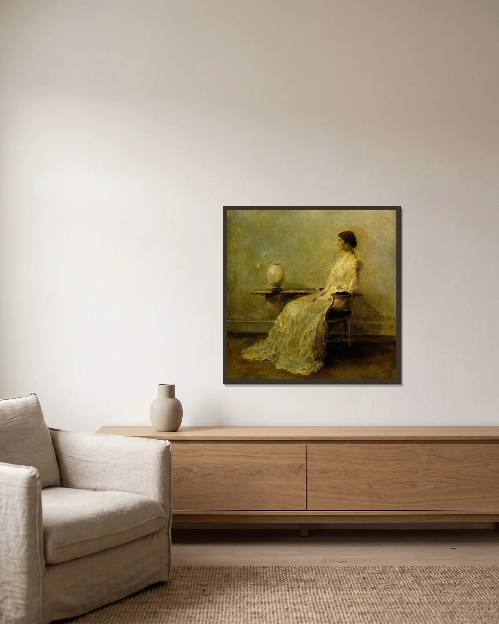 Lady in White (No. 2) av Thomas Wilmer Dewing inramad på en vägg