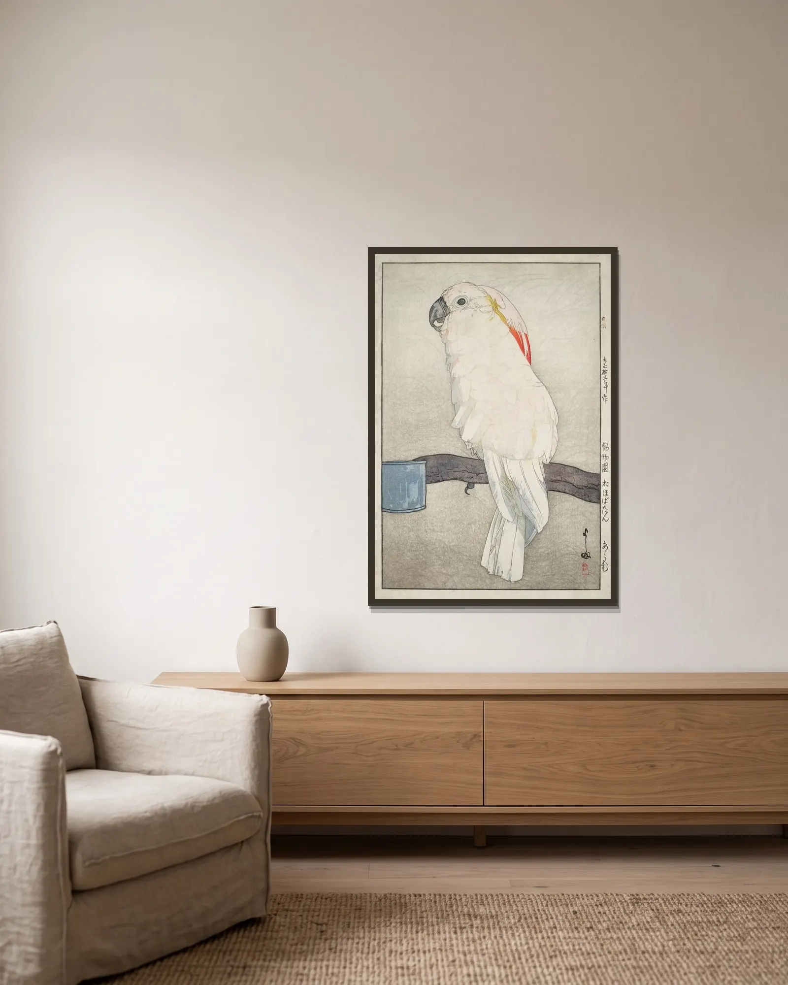 Obatan omu (Obatan parrot) av Yoshida Hiroshi inramad på en vägg