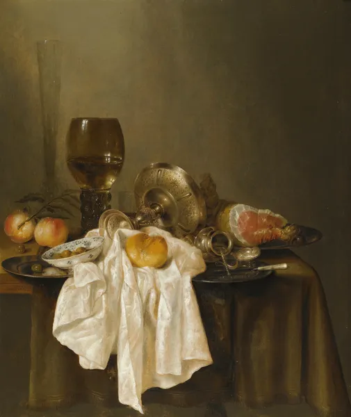 A Banketje Still Life With A Roemer, A Silver Tazza On Its Side, A Ham, Peaches, A Salt Cellar, A Bread Roll And A White Cloth On A Partly Draped Table av Willem Claesz Heda