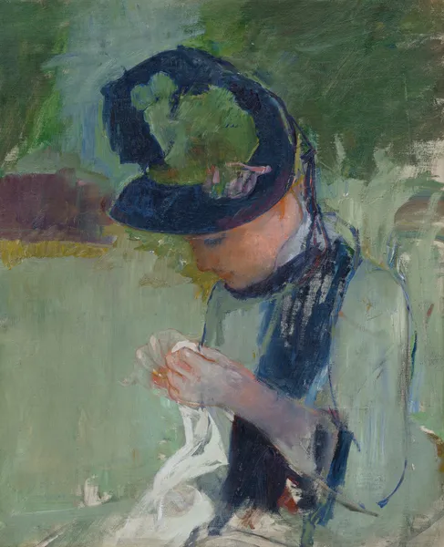 Femme portant un bonnet noir et vert, cousant av Mary Cassatt