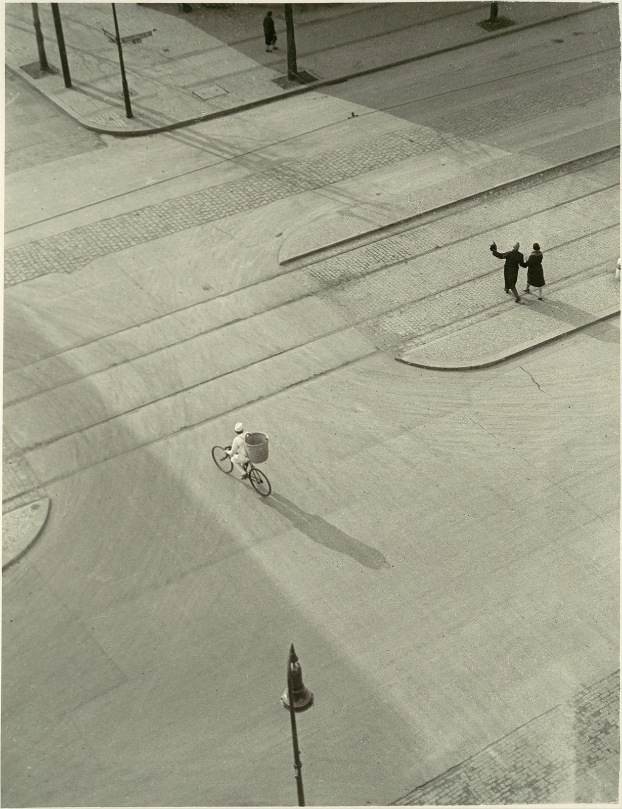 7 A.M. (New Year’s Morning) av László Moholy-Nagy