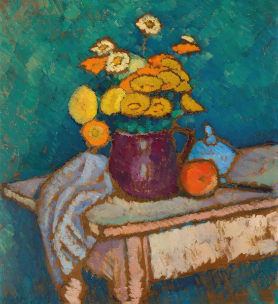 Stillleben mit Tuch, Blumen im Krug, Apfel und Behälter auf Tisch av Alexej von Jawlensky